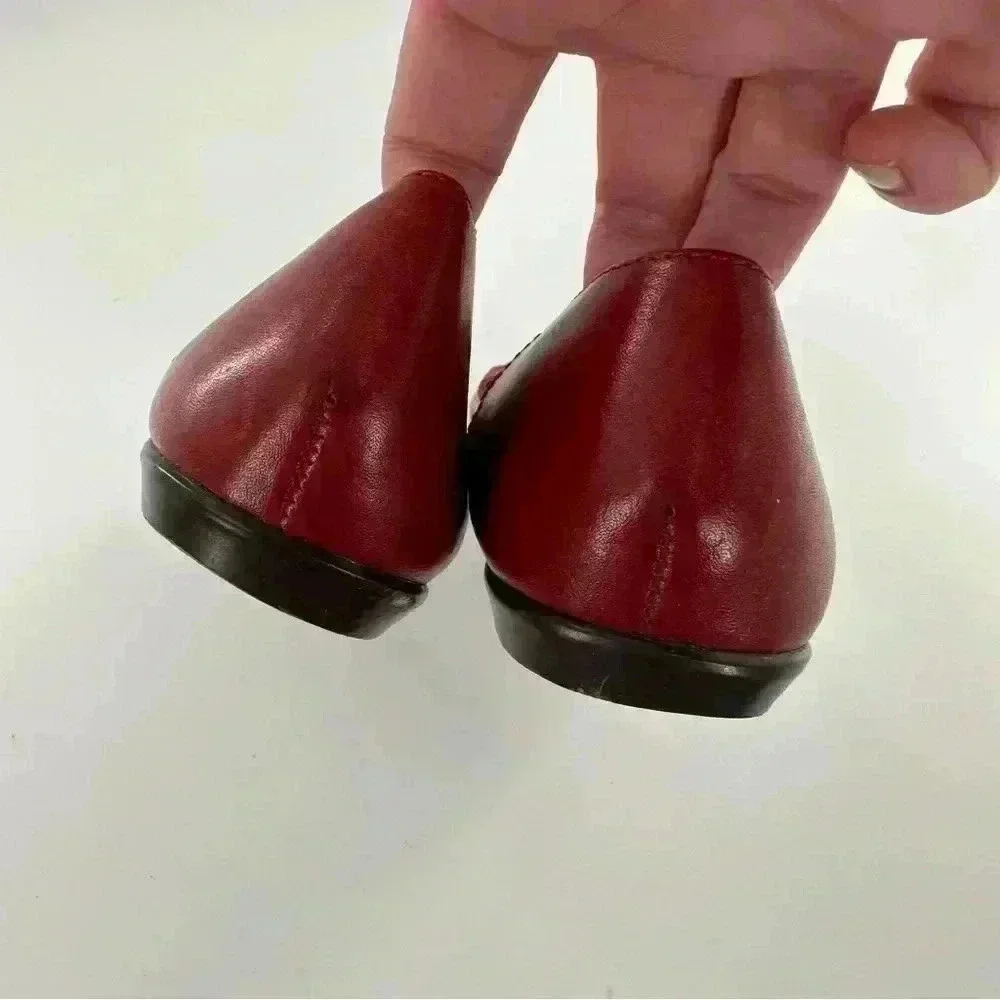 Girls flats size 3.5 red leather pointy toe loafers 80s 90s grannycore